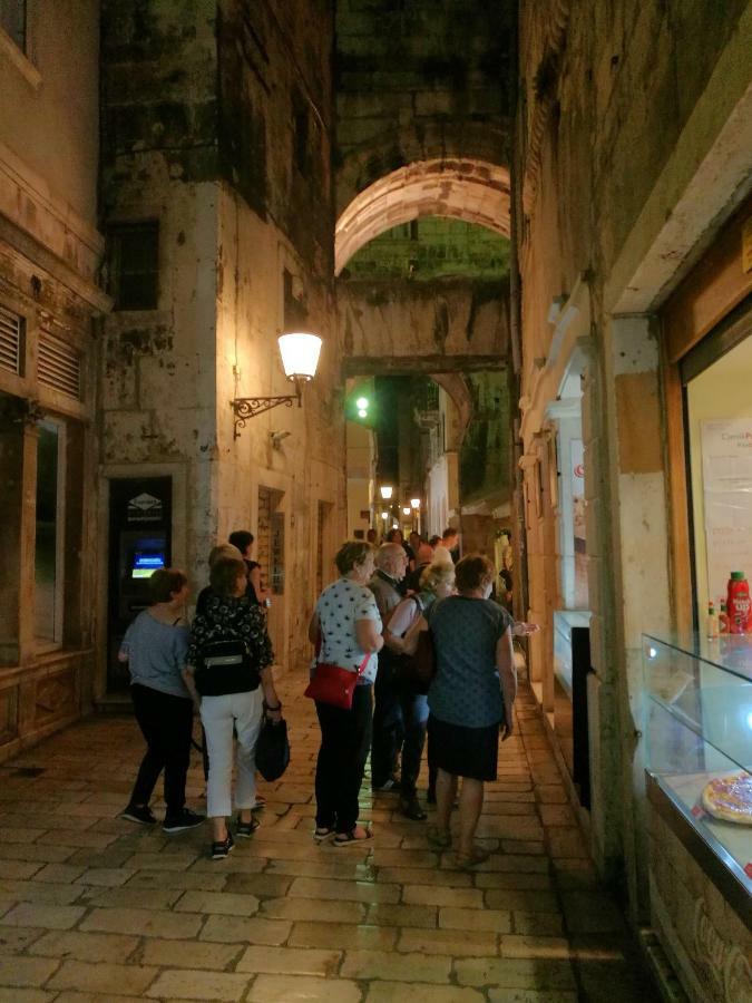 Diocletians Palace Apartment For Two Split Exterior photo
